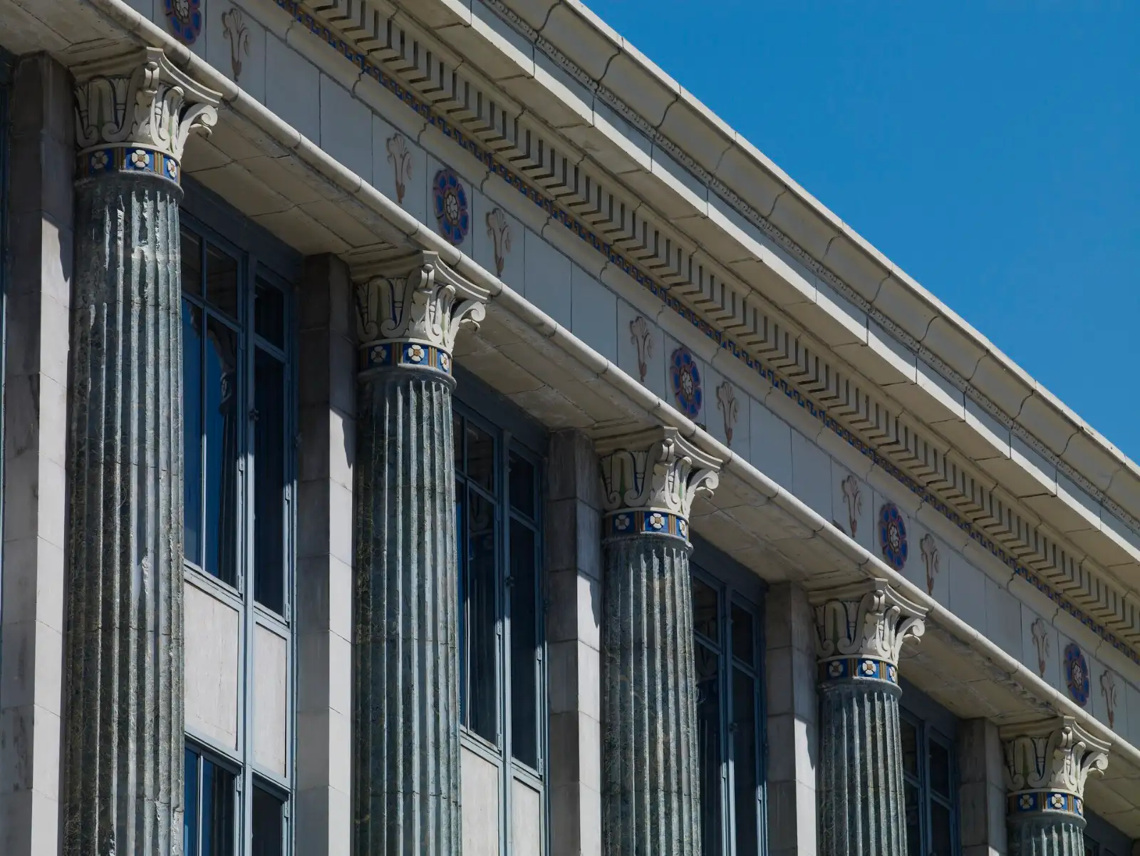Courthouse columns